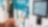 Person neben einer Shell Recharge Ladestation