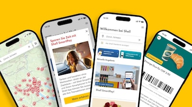 Vier Smartphones zeigen die Shell App mit Karte, Angeboten, SmartPay und Coupon auf gelbem Hintergrund.