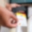 Shell Card in einer Hand