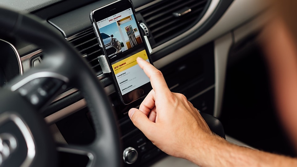 Bezahlen mit dem Handy an der Zapfsäule mit der Tankkarten-App von Shell