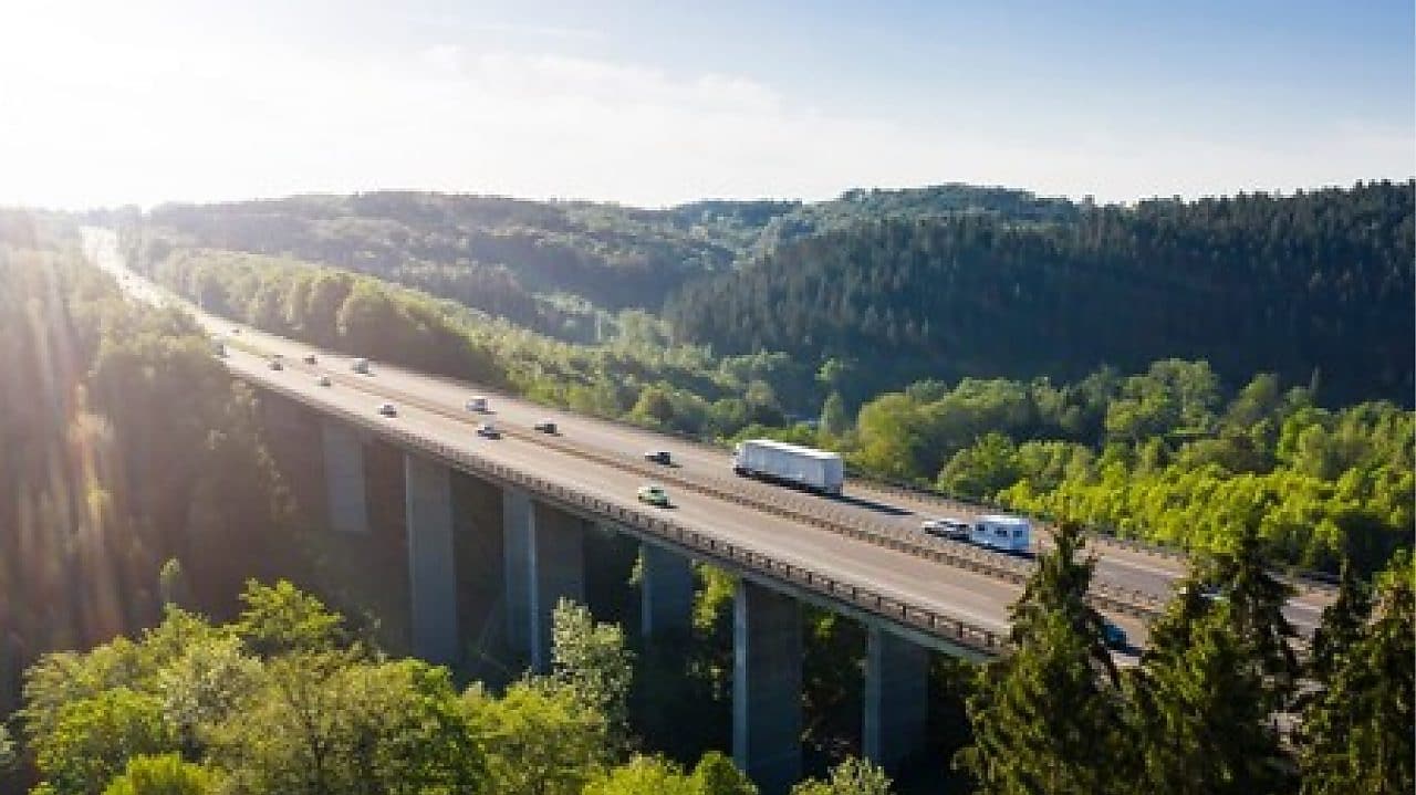 Mautbrücke, die mit der Shell Card bezahlt werden kann