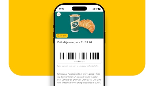 Un téléphone avec l’application Shell ouverte affiche des offres de coupons exclusives