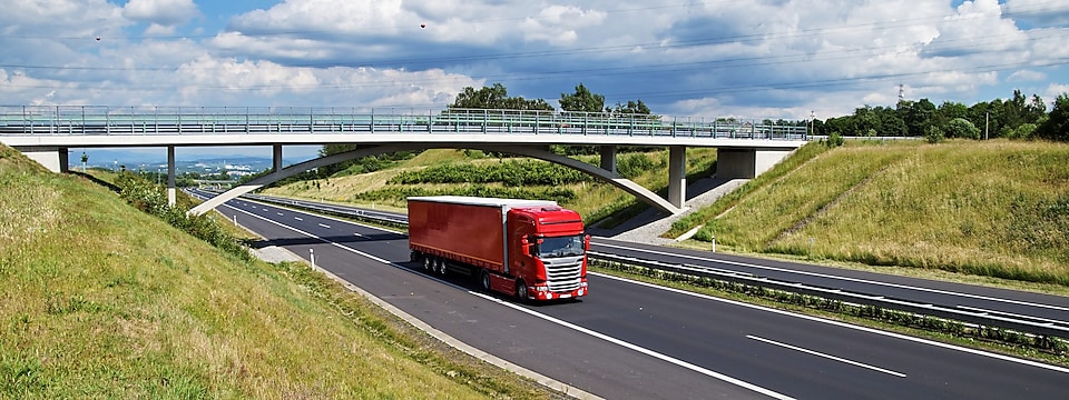 La carte carburant pour les flottes de camions et d’autobus en Suisse