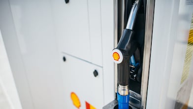 Gros plan sur le pistolet de distribution AdBlue® de Shell